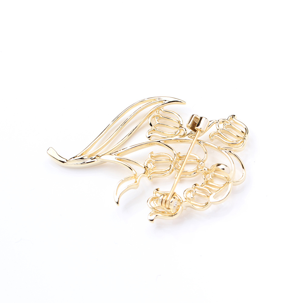 Minimalist Hollowed Out Brooch - đánh giá và giá Men Accessories Bouquet