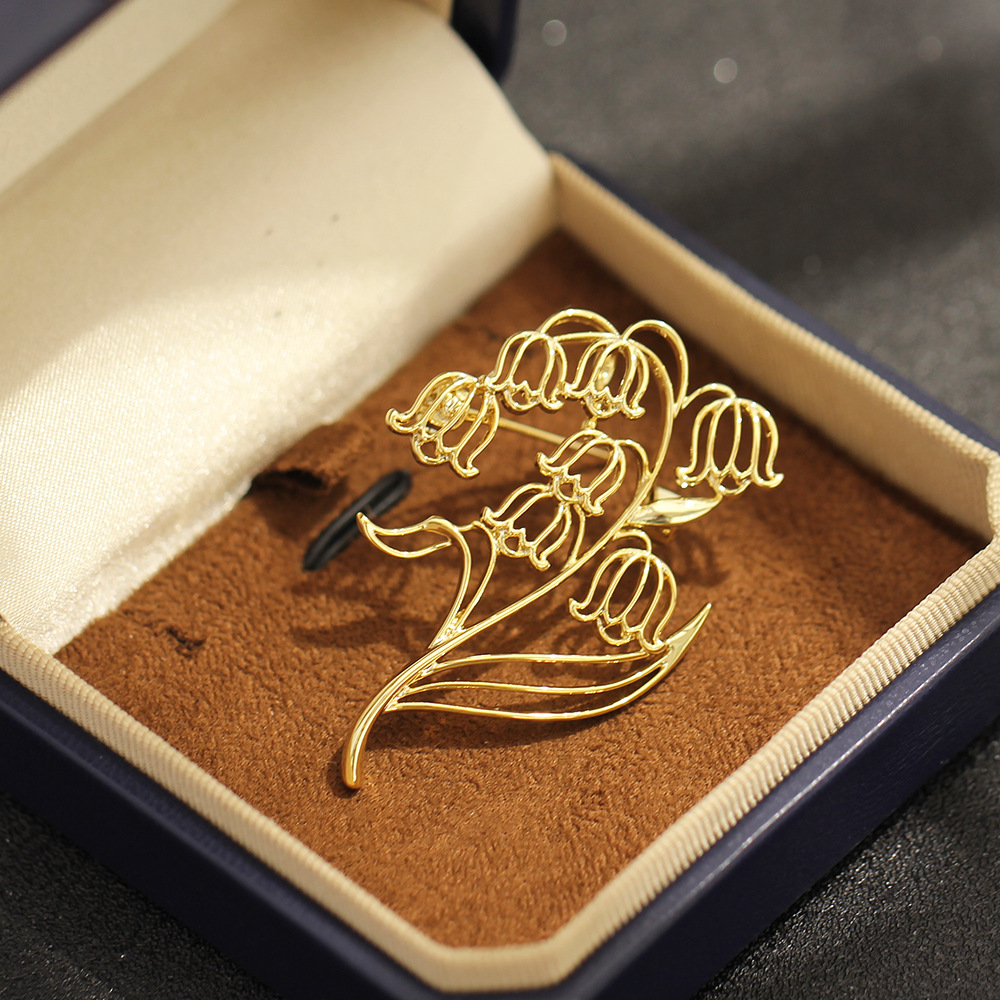 Minimalist Hollowed Out Brooch - đánh giá và giá Men Accessories Bouquet